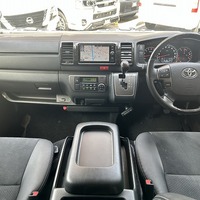7043.平成30年式 レジアスエース スーパーGL ダークプライム 2WD 2,800cc ディーゼル車 走行14.9万キロ 検査1年付きのサムネイル