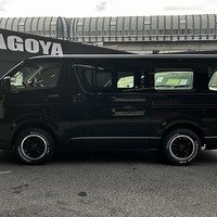 6813.令和8年式 ハイエースバン DX 2WD 2,800cc ディーゼル車 走行5キロ 新車未登録のサムネイル
