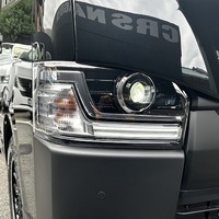 6813.令和8年式 ハイエースバン DX 2WD 2,800cc ディーゼル車 走行5キロ 新車未登録のサムネイル