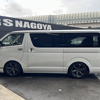 6945.令和8年式 9型ハイエースバン スーパーGL 2WD 2,800cc ディーゼル車 走行6キロ 新車未登録のサムネイル