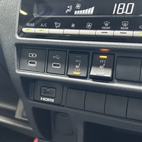 6945.令和8年式 9型ハイエースバン スーパーGL 2WD 2,800cc ディーゼル車 走行6キロ 新車未登録のサムネイル