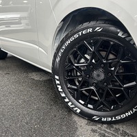 6946.令和8年式 9型ハイエースバン スーパーGL 2WD 2,800cc ディーゼル車 走行9キロ 新車未登録のサムネイル