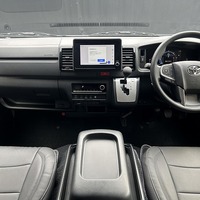 6946.令和8年式 9型ハイエースバン スーパーGL 2WD 2,800cc ディーゼル車 走行9キロ 新車未登録のサムネイル
