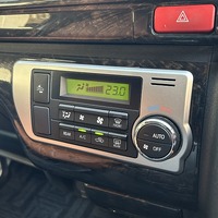 7118.平成30年式 ハイエース スーパーGL 2WD 2,800cc ディーゼル車 走行7.2万キロ 検査1年付きのサムネイル
