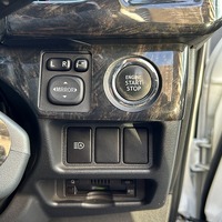 7118.平成30年式 ハイエース スーパーGL 2WD 2,800cc ディーゼル車 走行7.2万キロ 検査1年付きのサムネイル