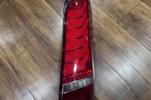 【CRS 名古屋】Ｎ0013アウトレット商品　VALENTI　テールランプ　ULTRAΣ　展示車外し新古品のサムネイル