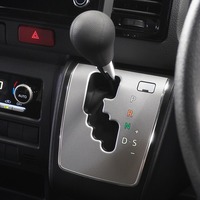 6643 9型ハイエース グランドキャビン  2WD 2,700CC ガソリン車 3ナンバー 10人乗りのサムネイル