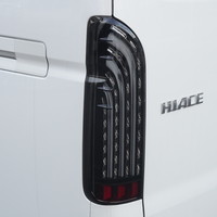 7307　令和7年式　ハイエース　ワゴンGL　内装架装　2WD　2700cc　ガソリン車　10人乗り　0.8万kmのサムネイル