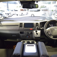 7210　令和4年式 ハイエースバン DX-GLパッケージ 2WD 2,800cc(ディーゼル車) 2/5人乗車 4万kmのサムネイル