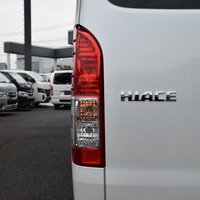6676  9型ハイエース ワゴンGL  4WD 2,700cc(ガソリン車) 5人乗車 17kmのサムネイル