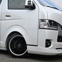6947　9型ハイエース スーパーGL 2WD 2800cc　ディーゼル車　5人乗りのサムネイル