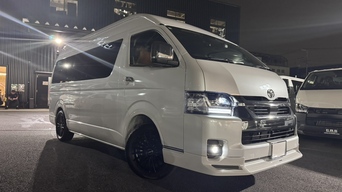 【CRS横浜店】　ハイエース9型　足回りエアロ交換　コラボテール　カスタム