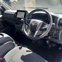 6944.令和8年式 9型ハイエースバン スーパーGL 2WD 2,800cc ディーゼル車 走行11キロ 新車未登録のサムネイル