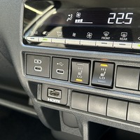 6944.令和8年式 9型ハイエースバン スーパーGL 2WD 2,800cc ディーゼル車 走行11キロ 新車未登録のサムネイル