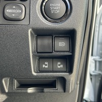 6944.令和8年式 9型ハイエースバン スーパーGL 2WD 2,800cc ディーゼル車 走行11キロ 新車未登録のサムネイル