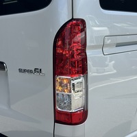 6944.令和8年式 9型ハイエースバン スーパーGL 2WD 2,800cc ディーゼル車 走行11キロ 新車未登録のサムネイル