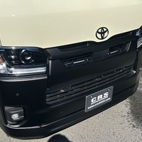 7250. 令和8年式 ハイエース DX 2WD 2,800㏄ ディーゼル車 16人乗り 走行0.3万キロ 車検令和10年5月のサムネイル