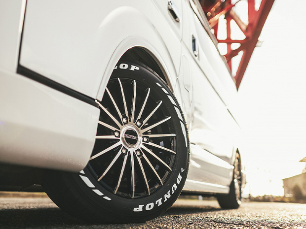 《1PC》タイヤホイールセット EF-17 ハイエース用×TOYO H30  215/60R17