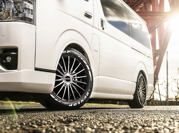 《1PC》タイヤホイールセット EF-17 ハイエース用×PARADA  215/60R17C