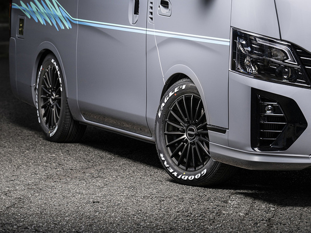 《1PC》タイヤホイールセット EF-17 キャラバン用×TOYO H30  215/60R17