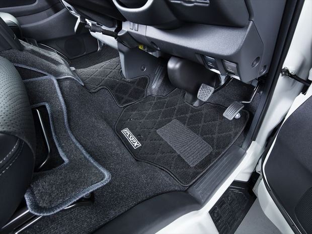 CRS フロアマットフロントセカンドセットESSEX エンブレムハイエース 標準ボディ S-GL専用