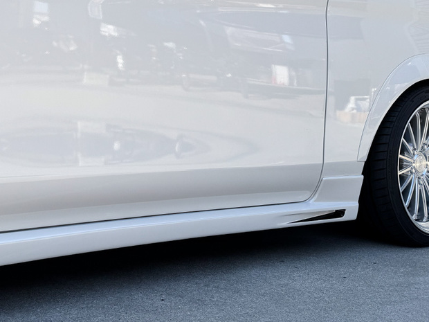 ES キャラバン LEGARE サイドステップ FRP製 3型標準ボディ