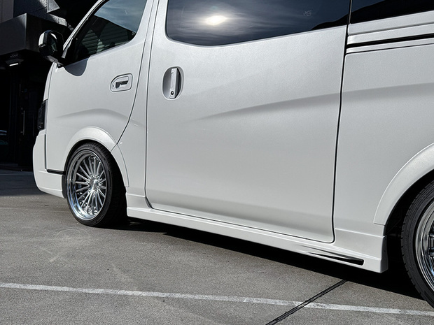 ES キャラバン LEGARE サイドステップ FRP製 3型標準ボディ