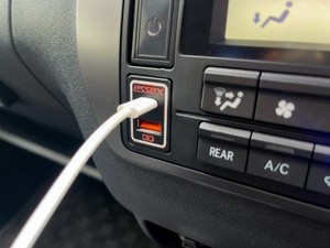 ESSEX　Type-C急速充電対応USBポート　トヨタスイッチ　ホワイト
