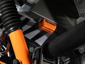 UI　2WD / 4WD用　リアバンプストップ【代引不可】