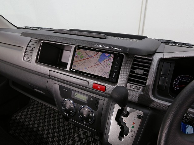 200系ハイエースワイド用　トレイ付きナビモニターバイザーVer.2【代引不可】