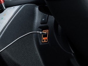 ESSEX　Type-C急速充電対応USBポート　トヨタスイッチ　ホワイト