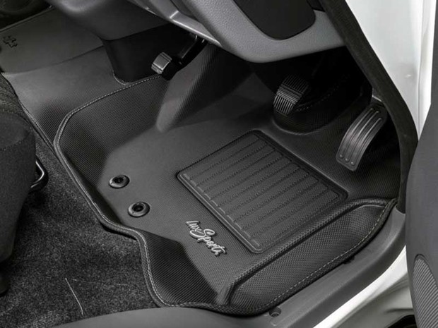 GENB  コンフォートマット シルバーステッチ　キャラバンE26系 標準ボディ