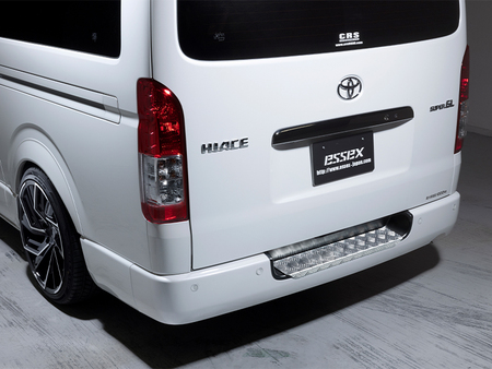 ハイエース200系ナロー標準サイドステップとリアバンパーマフラーレス