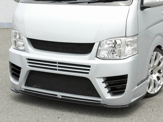 PROGRESSI　フロントバンパー　FRP製未塗装  ■ハイエース標準 3型用