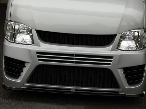 PROGRESSI　フロントバンパー　FRP製未塗装  ■ハイエース標準 3型用