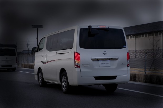 VALENTI ジュエルLEDハイマウントストップランプ NV350