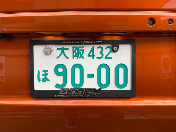 ES  ナンバーフレーム　3Dロゴ　Essexjapan フロントリア共通品