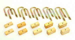 ハイエース用　ローダウンブロック