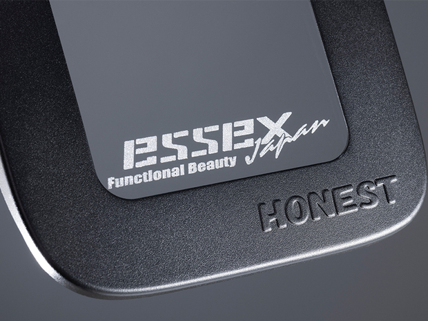 200系ハイエース　HONEST×ESSEXコラボ　ガラスリッド